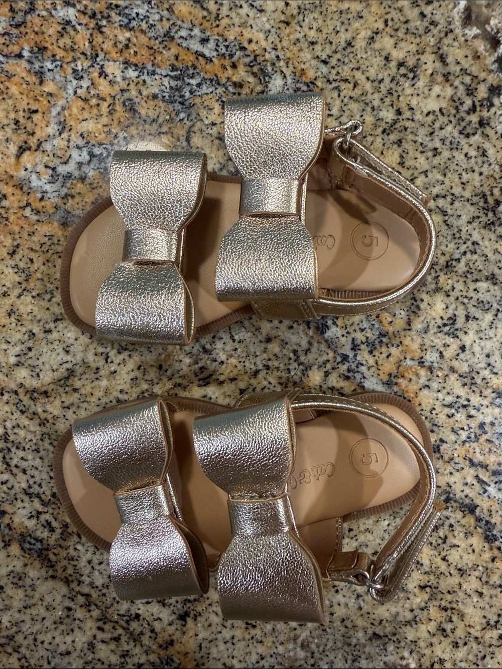 Carter's Girls Gold Bow Sandals US 6 Like New